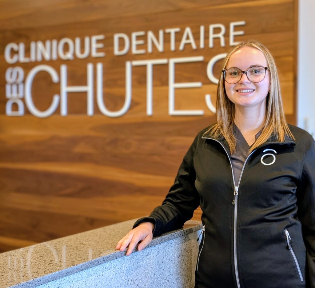 Emily est une personne dynamique, curieuse et toujours motivée à apprendre. Attentive aux besoins des autres, elle accorde une grande importance à offrir un service humain et chaleureux.