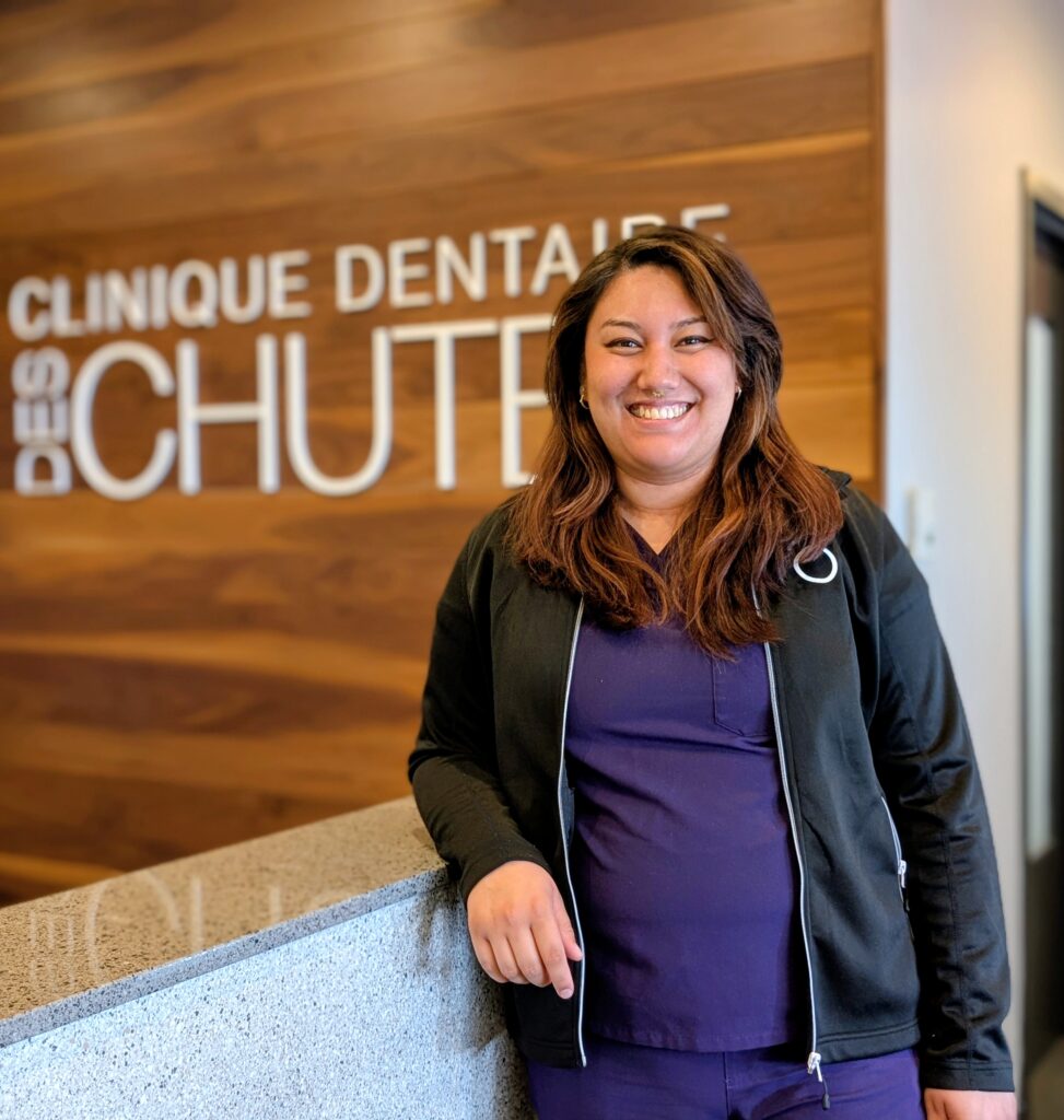 Diplômée en Techniques d’hygiène dentaire du Cégep Garneau en 2023, Kellyan exerce sa profession avec passion, douceur et professionnalisme.